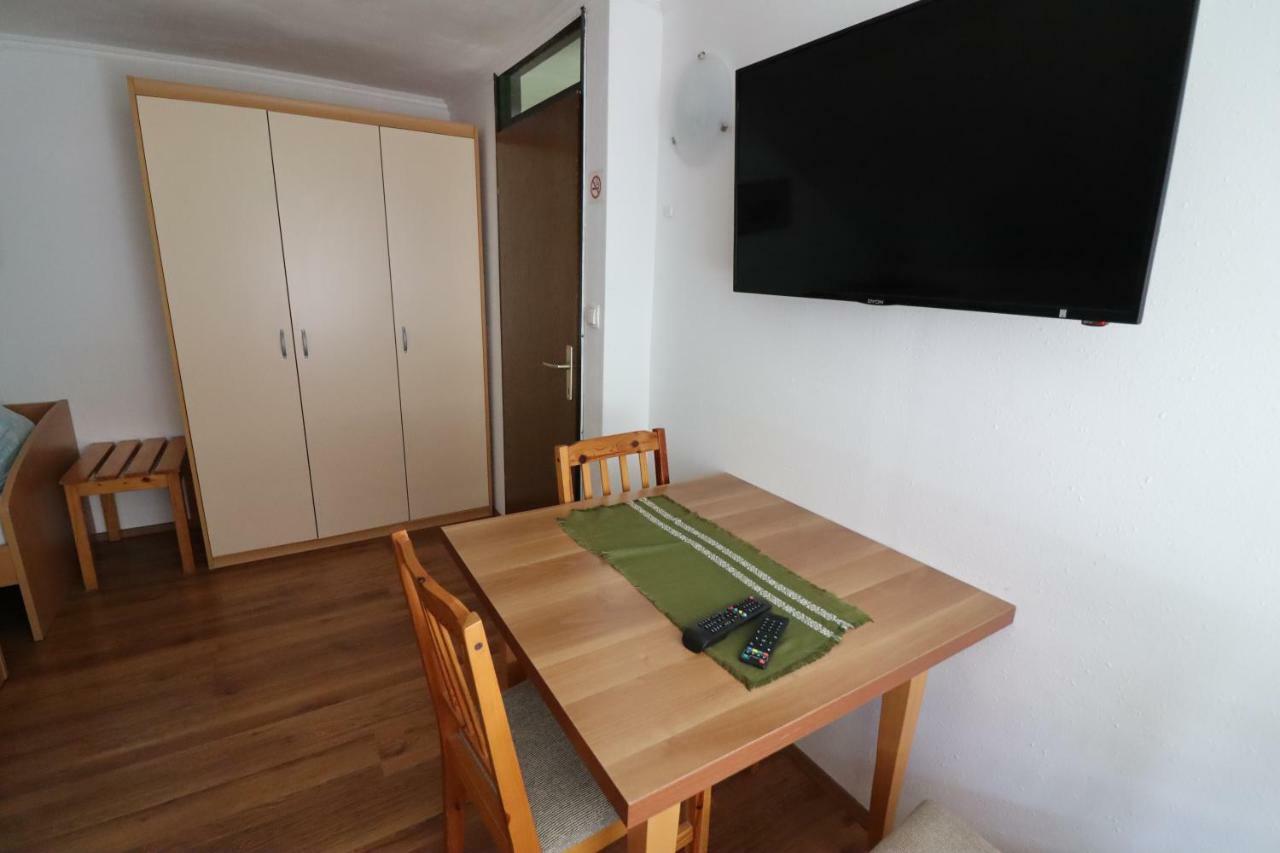 Pod Orehi Guest House Loče pri Poljčanah Eksteriør billede