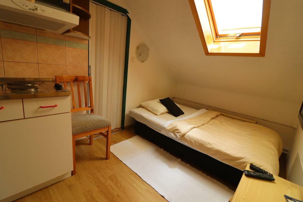 Pod Orehi Guest House Loče pri Poljčanah Eksteriør billede