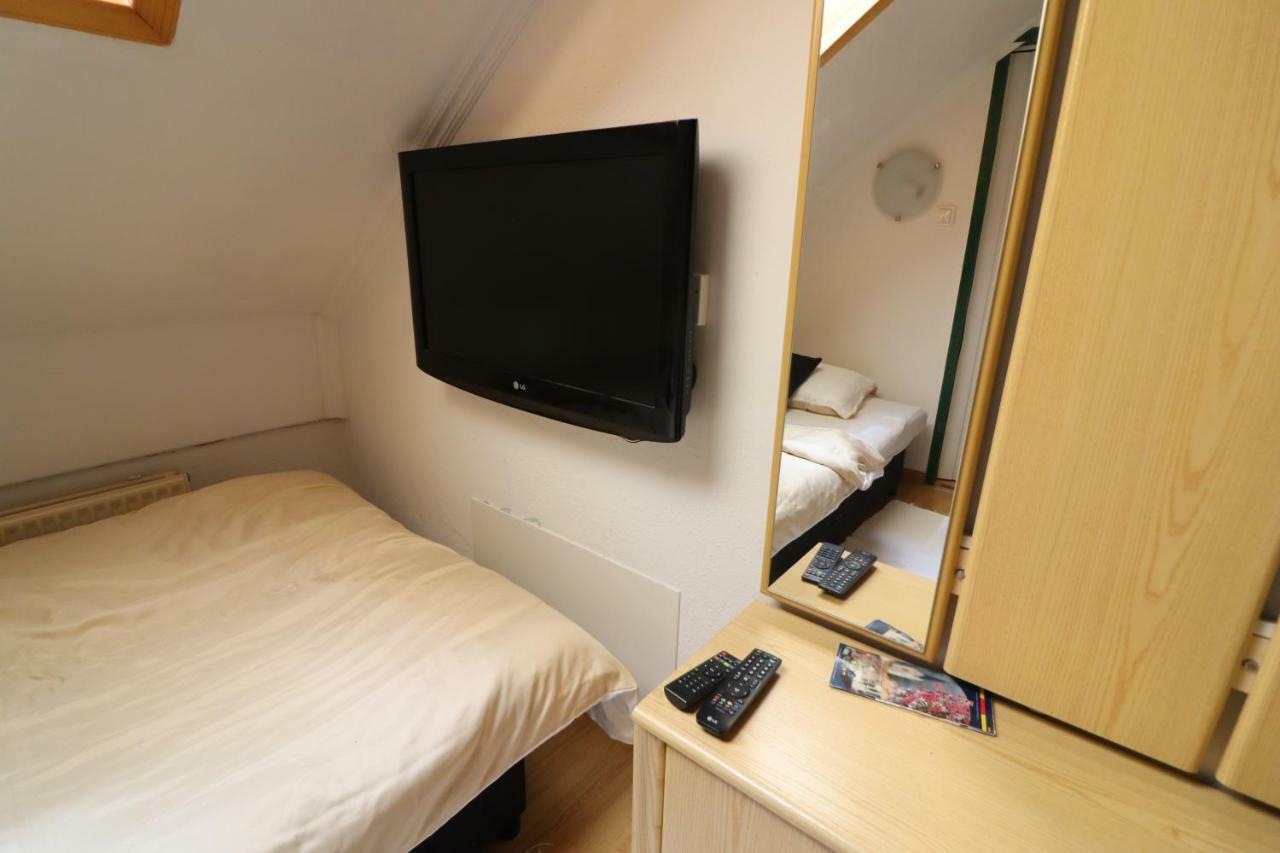 Pod Orehi Guest House Loče pri Poljčanah Eksteriør billede